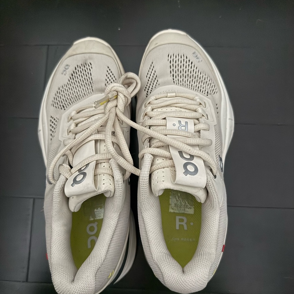 On Cloud Roger pro tennis sneakers